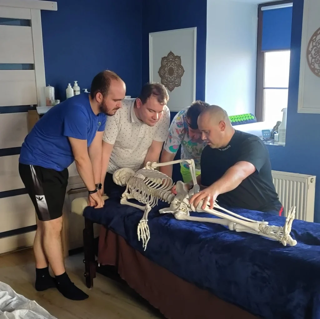 Trener masażu Tomasz Wiśniewski