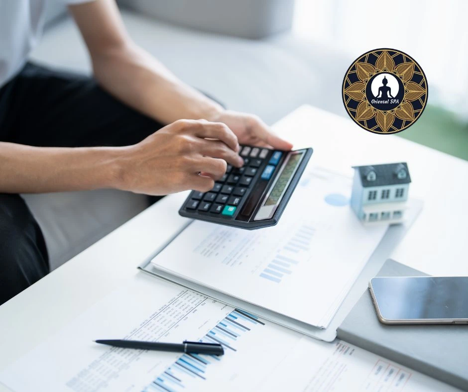 Cennik usług masażu – masażysta oblicza koszty i ustala ceny zabiegów w gabinecie SPA